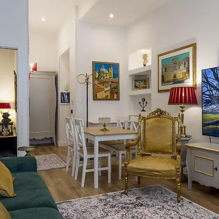 In The Centre Apartment