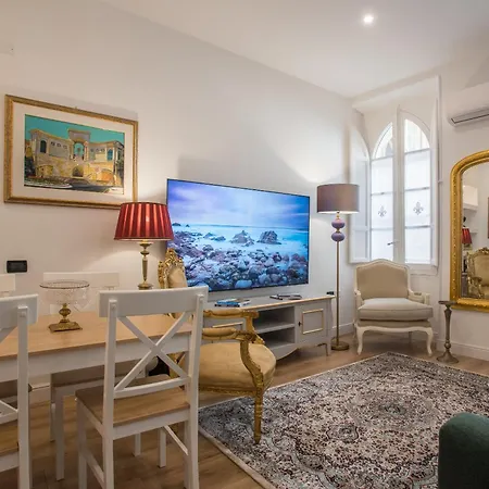 In The Centre Apartment